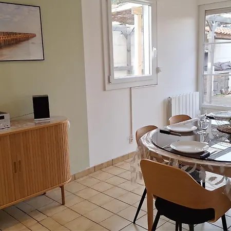 Holiday home Maison Familiale Avec Grand Jardin